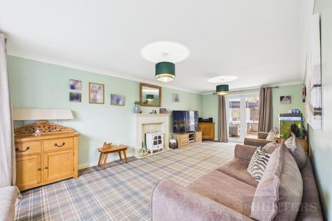 5 bedroom detached house for sale, Waterdale Close, Bridlington