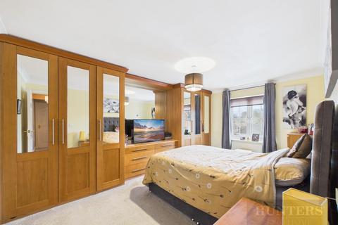 5 bedroom detached house for sale, Waterdale Close, Bridlington