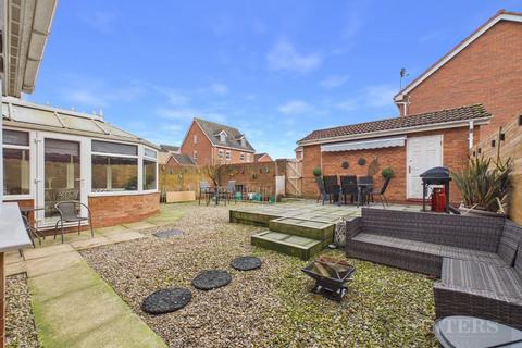 5 bedroom detached house for sale, Waterdale Close, Bridlington