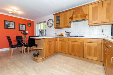 5 bedroom house for sale, Swandean Close, Worthing