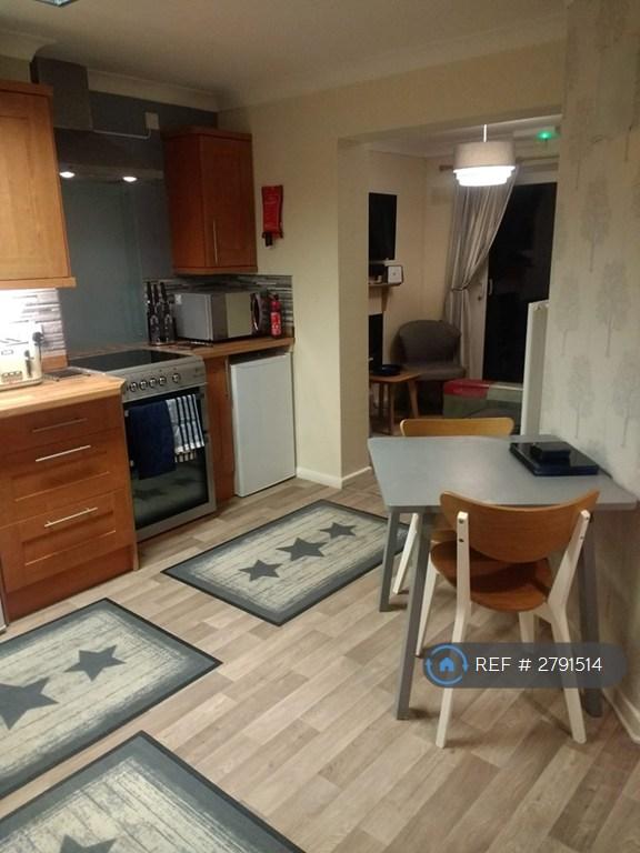 Kitchen/ Dining