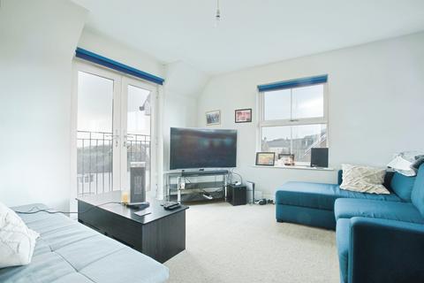 2 bedroom flat for sale, Pilgrims Way, Laverstock, Salisbury