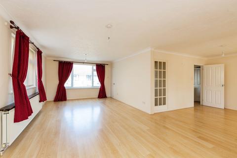 3 bedroom detached house for sale, Elwyndene Road, March