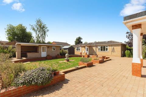 3 bedroom detached house for sale, Elwyndene Road, March