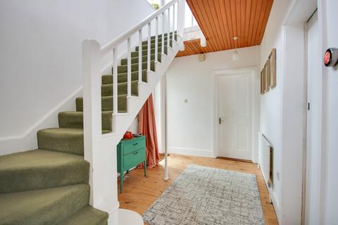 2 bedroom detached house for sale, THORNHILL PARK! DUAL ASPECTS THROUGHOUT! STUNNING KITCHEN!
