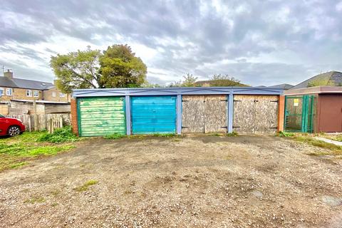 undefined, Riverbank Close, March