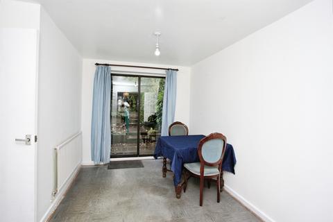 undefined, Clos Ty Clyd, Cardiff