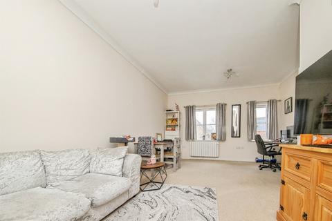 2 bedroom flat for sale, Breydon Way, Ipswich