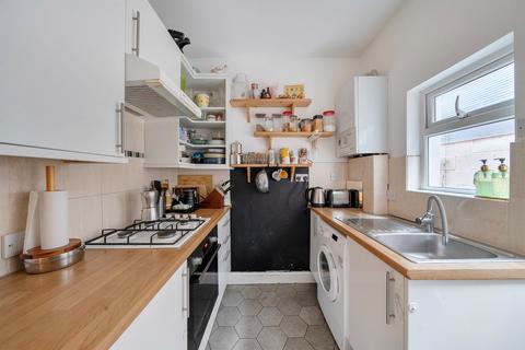 2 bedroom apartment for sale, Handsworth Road, London