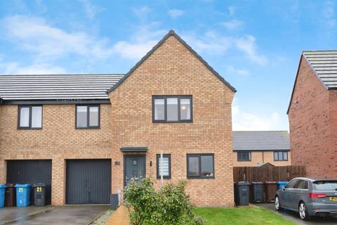 4 bedroom semi-detached house for sale, De La Pryme Road, Kingswood, Hull