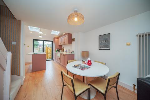 2 bedroom terraced house for sale, Albert Street, Tring