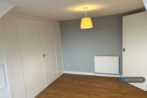 2 bedroom flat to rent, Grahams Road, Falkirk, FK2