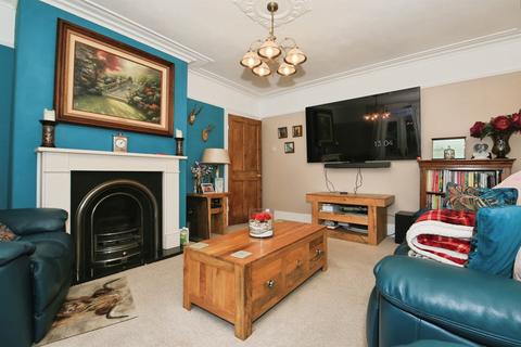 4 bedroom semi-detached house for sale, Colvile Road, Wisbech