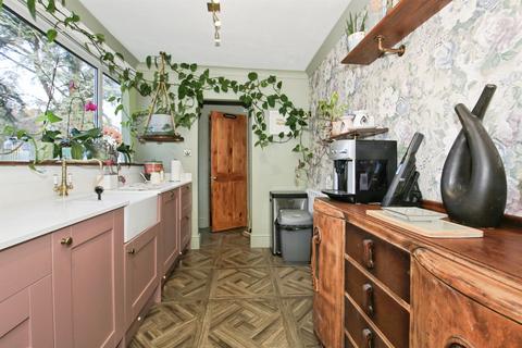 4 bedroom semi-detached house for sale, Colvile Road, Wisbech