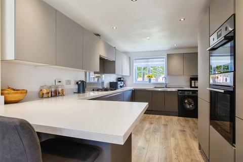 4 bedroom semi-detached house for sale, Spruce Garth, Leeds