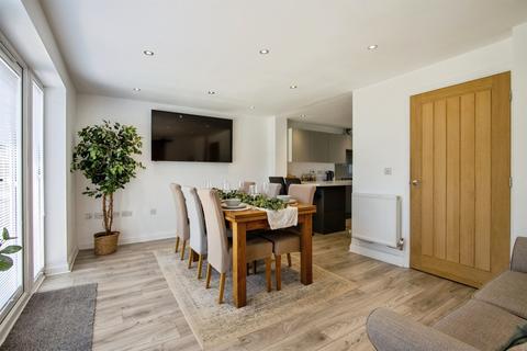 4 bedroom semi-detached house for sale, Spruce Garth, Leeds