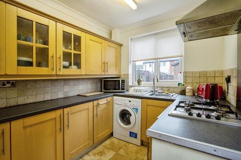 2 bedroom semi-detached house for sale, North Parkway, LEEDS