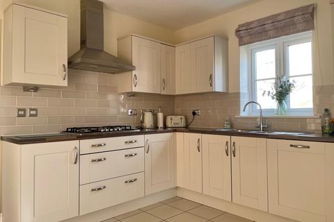 4 bedroom detached house for sale, Hillfield Road, Oundle, Peterborough