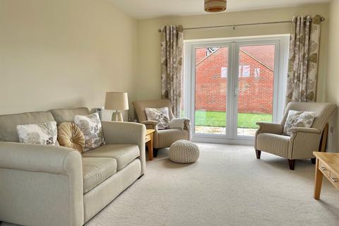 4 bedroom detached house for sale, Hillfield Road, Oundle, Peterborough