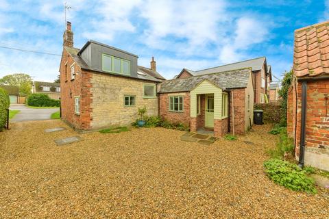 3 bedroom cottage for sale, Big Green, Warmington, Peterborough