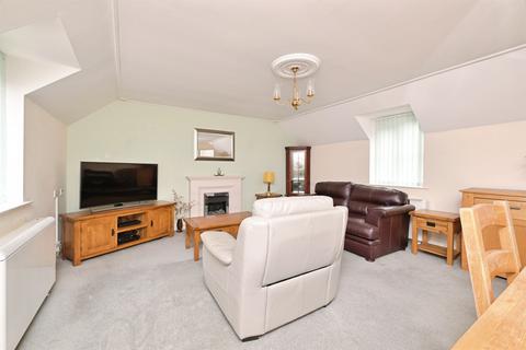 2 bedroom flat for sale, Riverside Maltings, Oundle, Peterborough