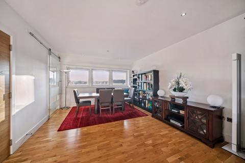 3 bedroom penthouse to rent, Brighouse Park Cross, Edinburgh