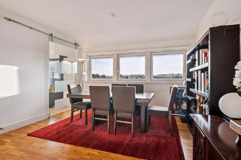 3 bedroom penthouse to rent, Brighouse Park Cross, Edinburgh