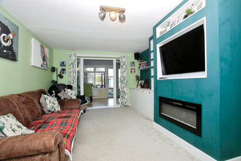 3 bedroom terraced house for sale, Thistle Drive, PETERBOROUGH