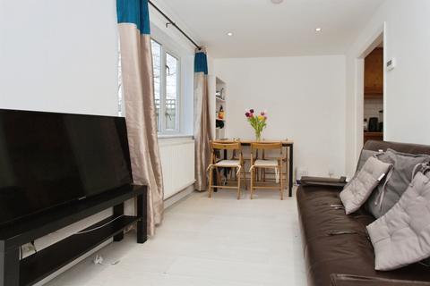3 bedroom end of terrace house for sale, Atkins Close, Cambridge