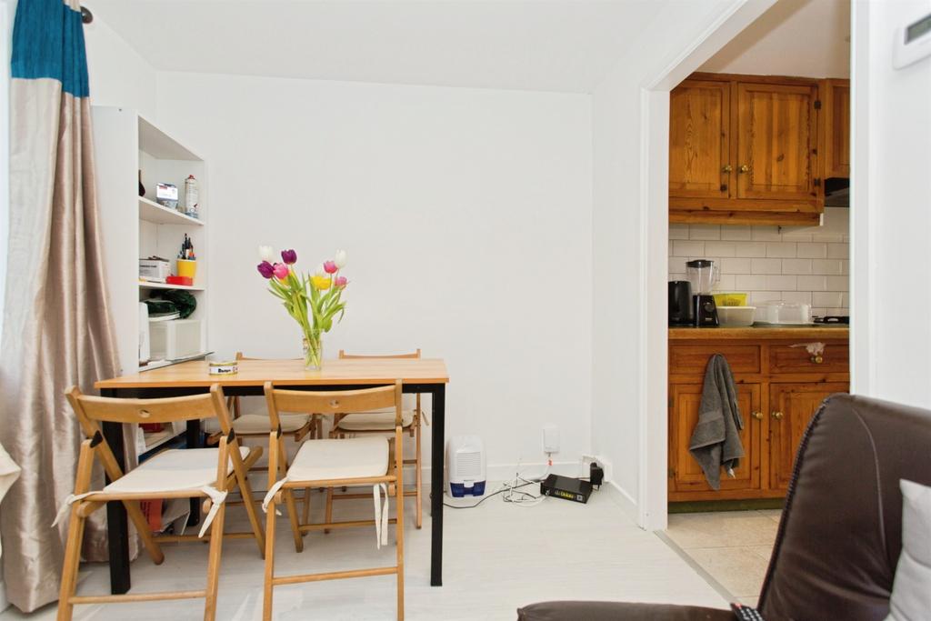 House in Cambridge, Chesterton - More