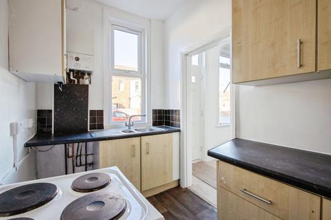 2 bedroom terraced house for sale, Skelton Mount, Leeds