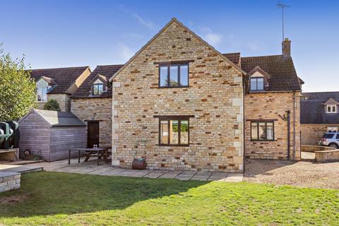 5 bedroom detached house for sale, Main Street, Woodnewton, Peterborough