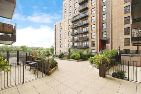 3 bedroom apartment for sale, Colnebank Drive, Watford