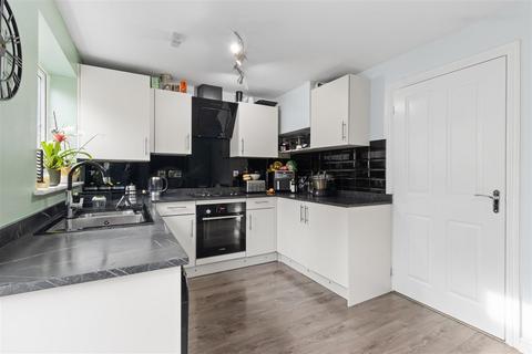 3 bedroom semi-detached house for sale, Viburnum Way, Hailsham