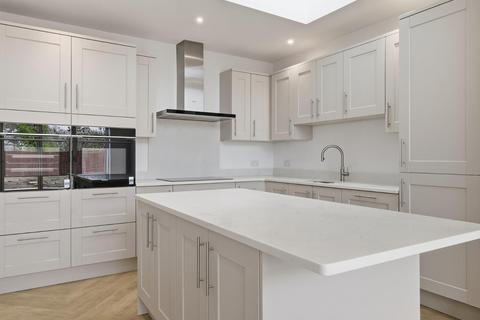 4 bedroom detached bungalow for sale, Moulsham Green View, Chelmsford CM2