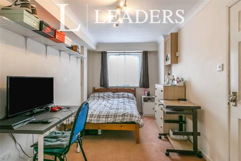 5 bedroom terraced house to rent, Baverstock Road, BH12