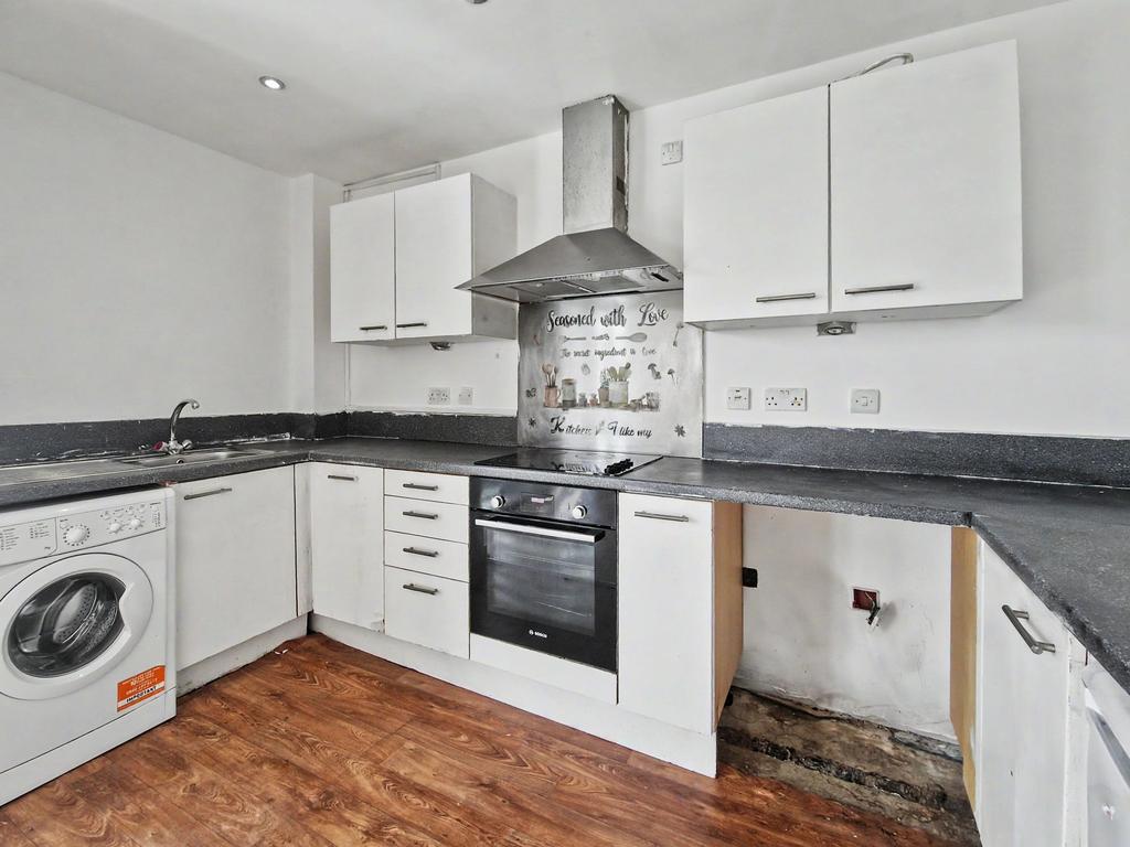 Apartment in Salford, Greater Manchester - View 3