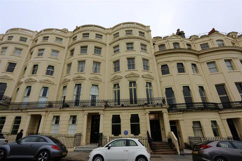 2 bedroom flat to rent, Brunswick Square, Hove