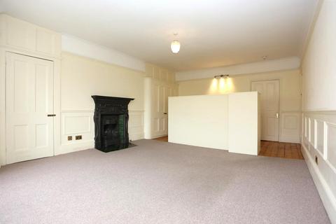 2 bedroom flat to rent, Brunswick Square, Hove