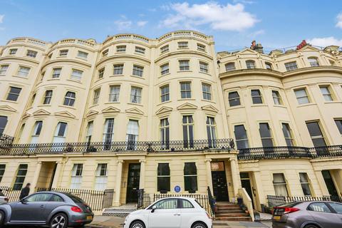2 bedroom flat to rent, Brunswick Square, Hove
