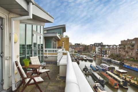 2 bedroom penthouse for sale, Tallow Road, Brentford