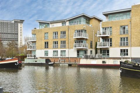 2 bedroom penthouse for sale, Tallow Road, Brentford