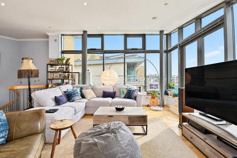 2 bedroom penthouse for sale, "The Island" Tallow Road, Brentford