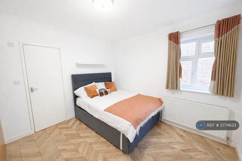 undefined, Manor Avenue, Hounslow, TW4