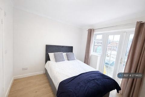 undefined, Manor Avenue, Hounslow, TW4