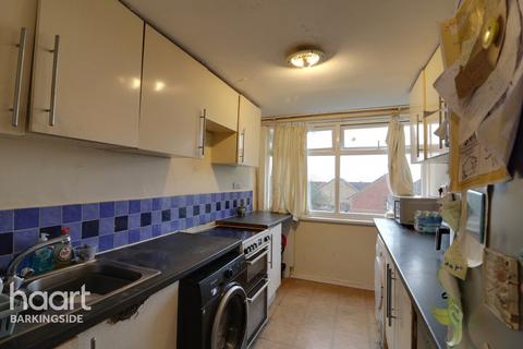 2 bedroom flat for sale, Long Green, Chigwell