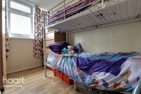 2 bedroom flat for sale, Long Green, Chigwell