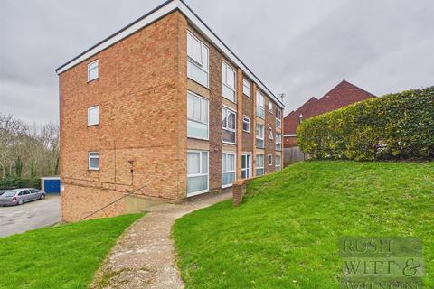 2 bedroom flat for sale, Sedlescombe Gardens, St. Leonards-On-Sea