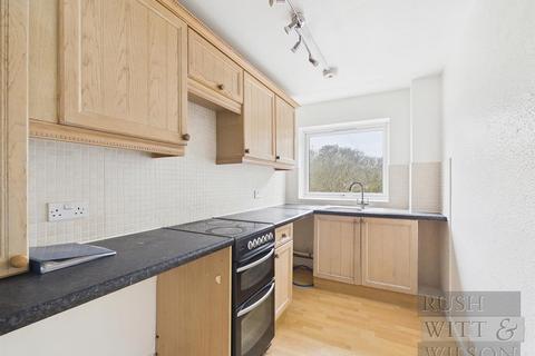 2 bedroom flat for sale, Sedlescombe Gardens, St. Leonards-On-Sea