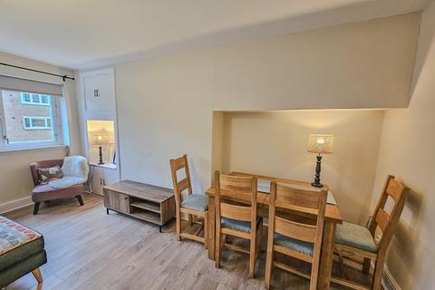 3 bedroom flat to rent, Thornwood Drive, Glasgow, G11 7UF